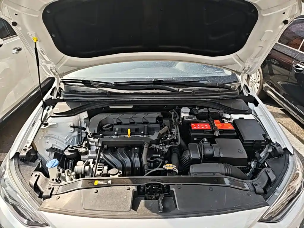 Hyundai Elantra — миниатюра 20