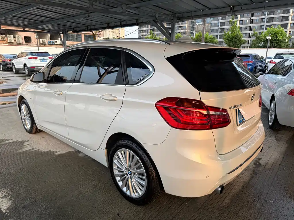BMW 2 Series Active Tourer — миниатюра 12