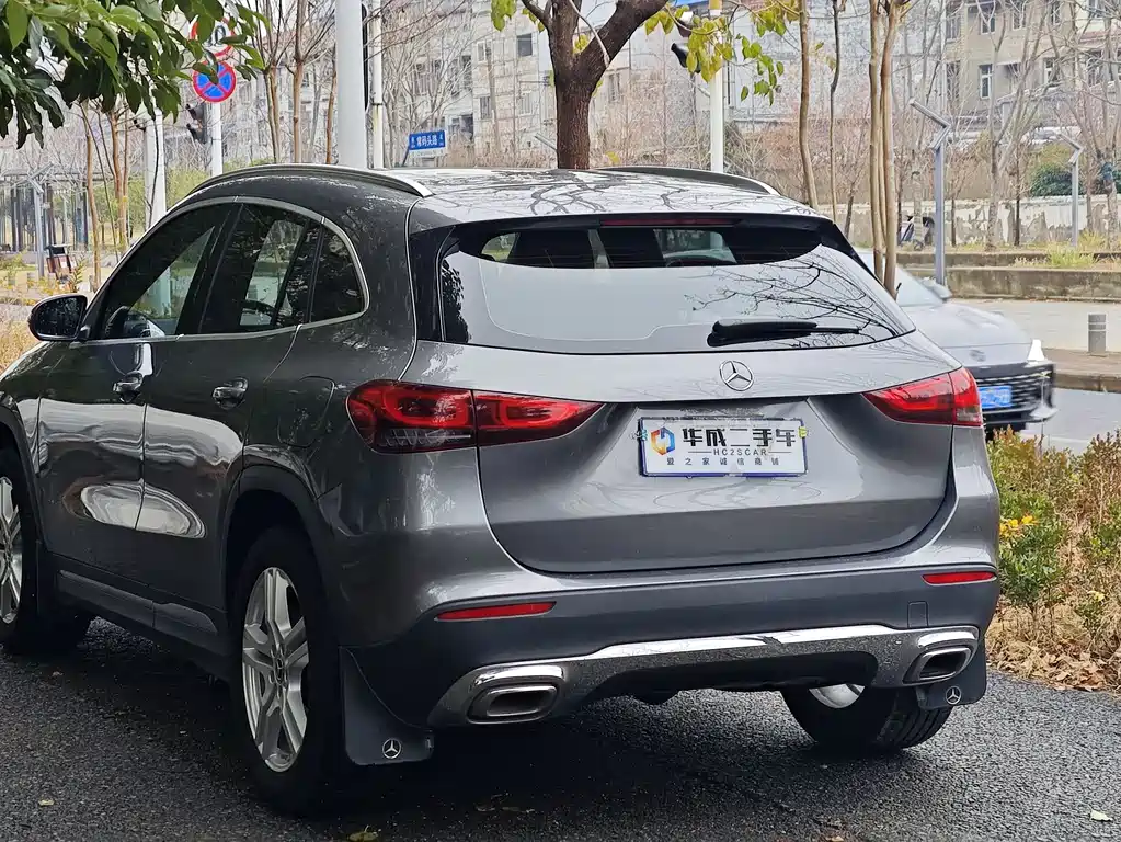 MERCEDES-BENZ GLA