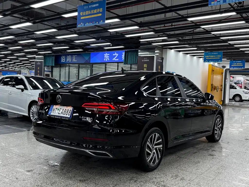 Volkswagen Lavida — миниатюра 4