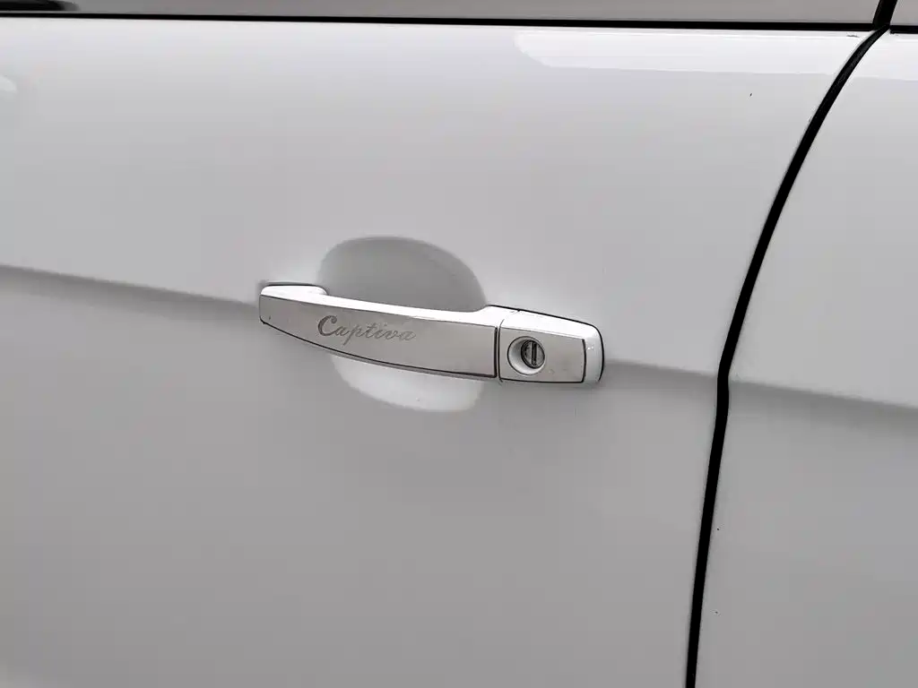 Chevrolet Captiva — миниатюра 18