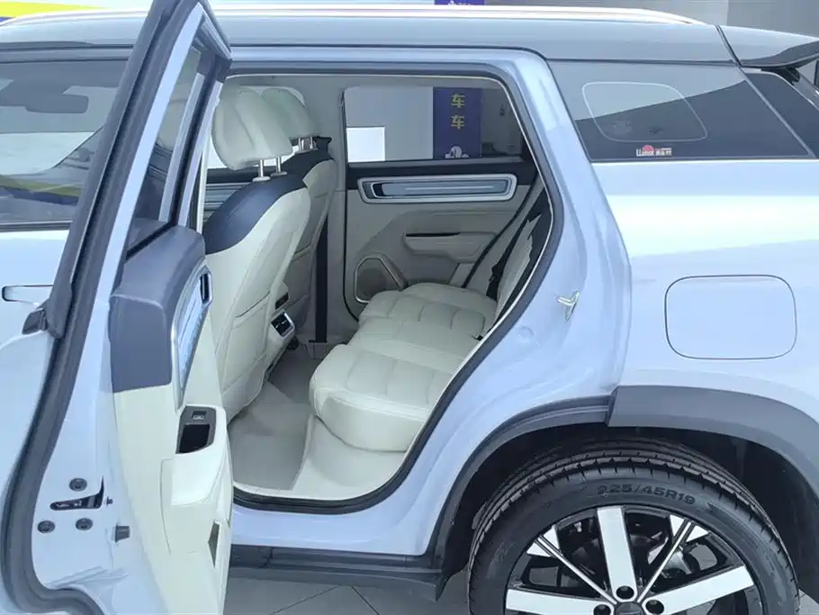 GEELY AUTOMOBILE GEELY ICON