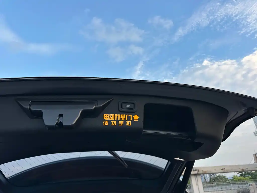 Land Rover Discovery Sport — миниатюра 15