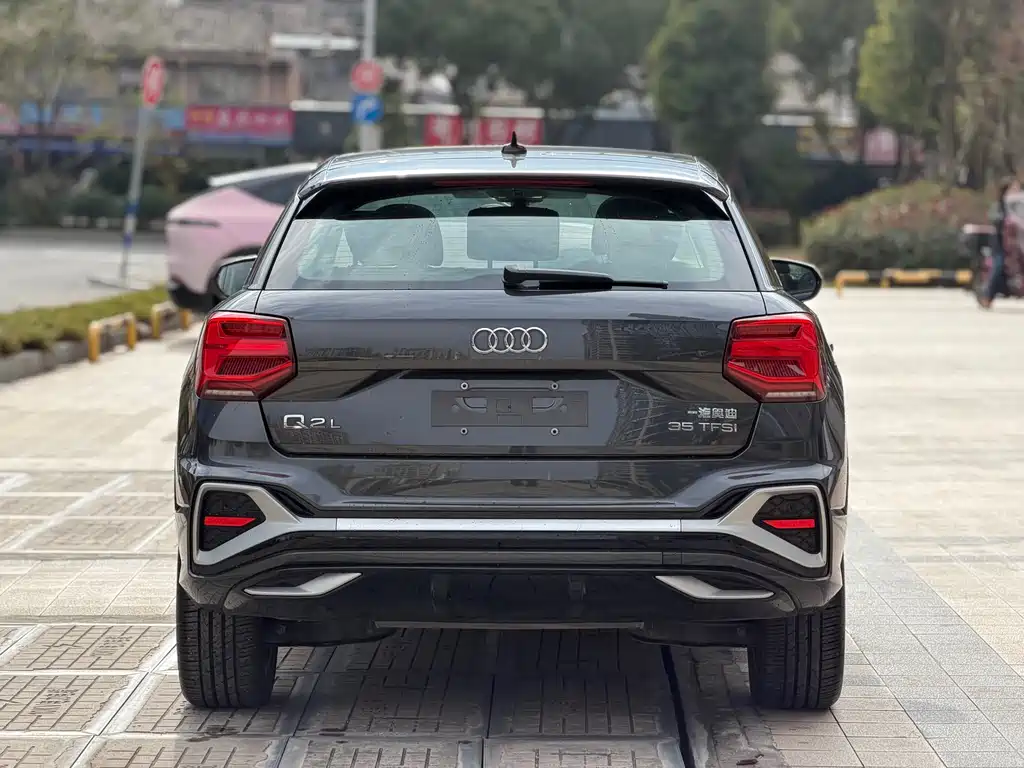 AUDI Q2L
