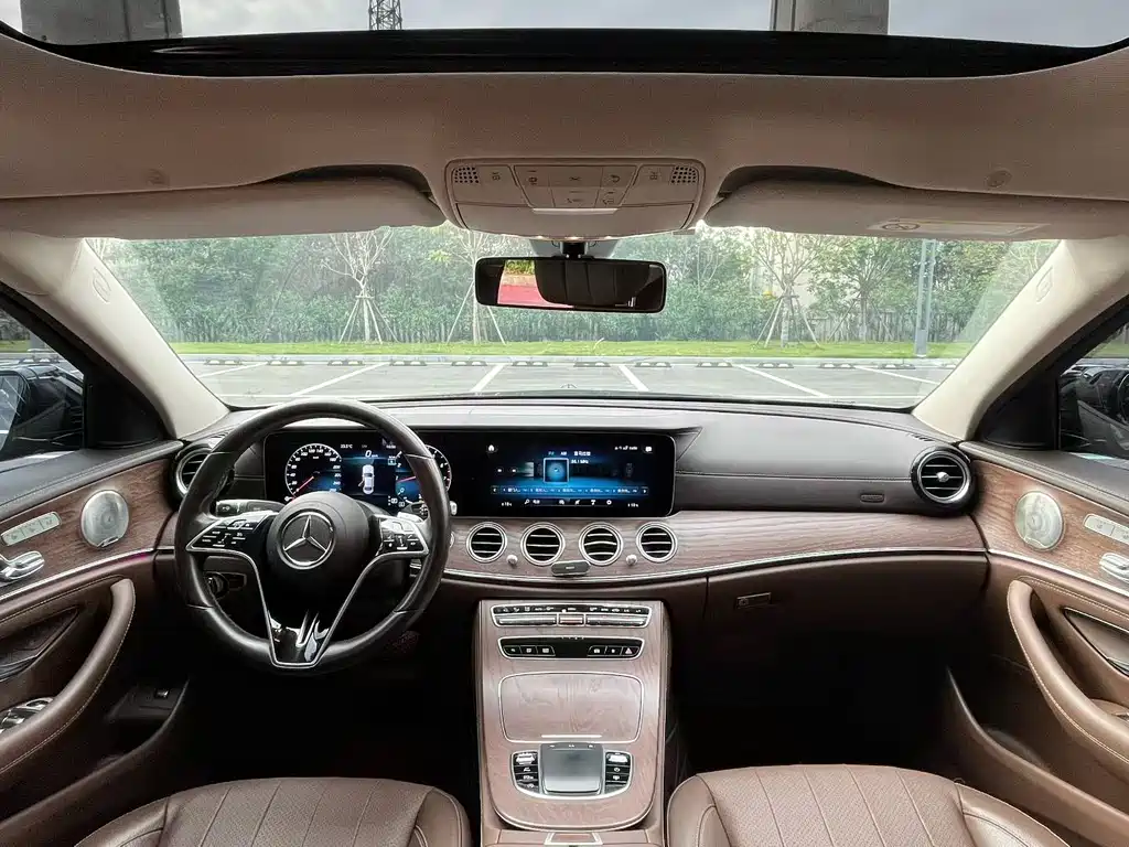 Mercedes-Benz E-Class — миниатюра 5