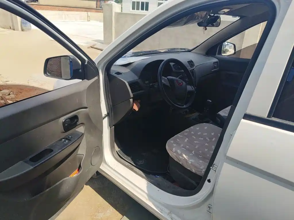 Wuling Hongguang — миниатюра 14