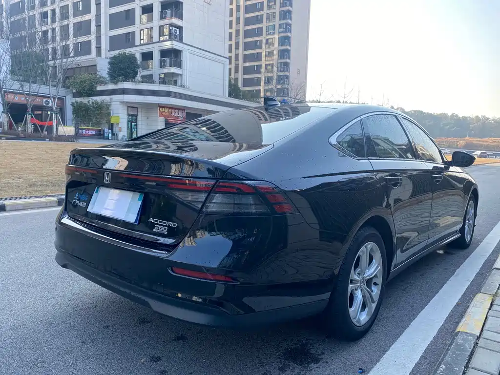 Honda Accord — миниатюра 9