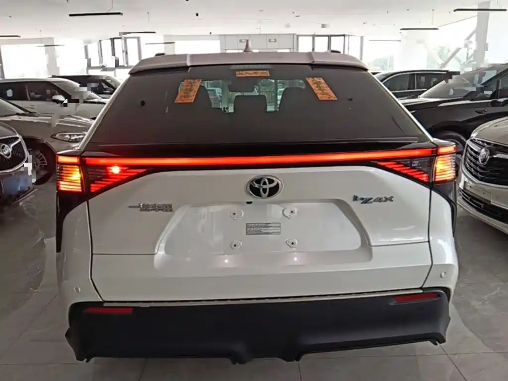 Toyota bZ4X — миниатюра 6