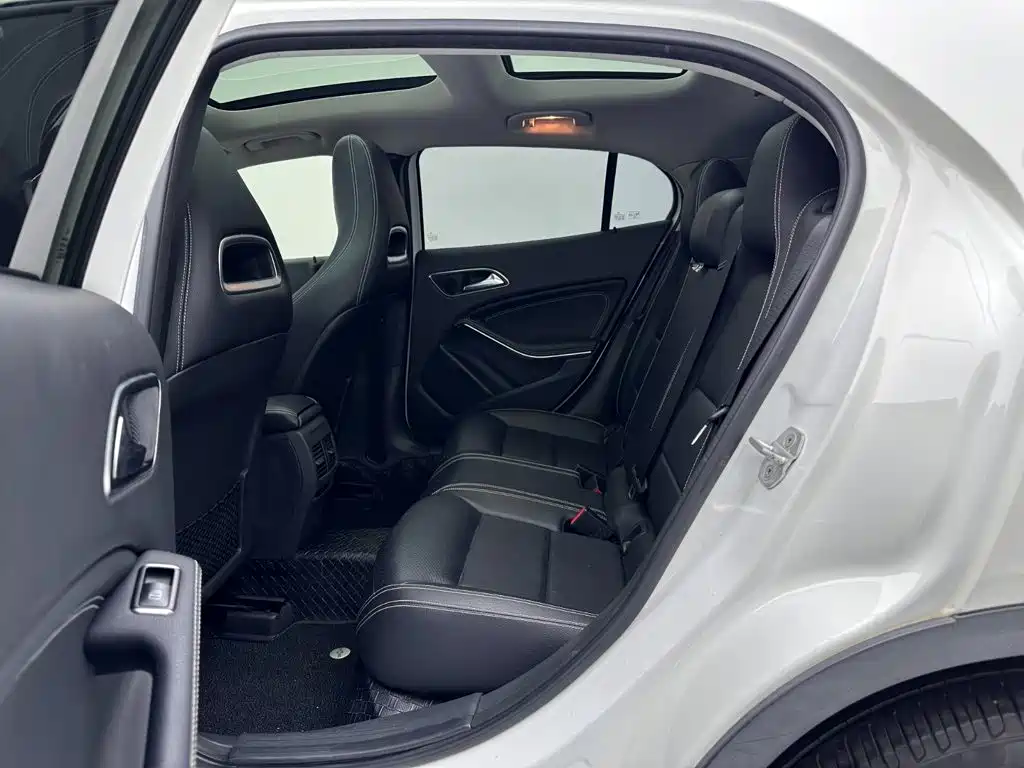 Mercedes-Benz GLA — миниатюра 11