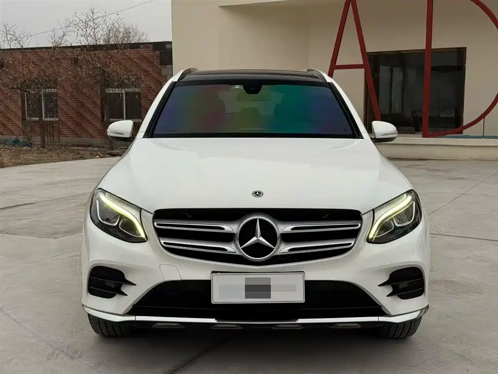 MERCEDES-BENZ GLC