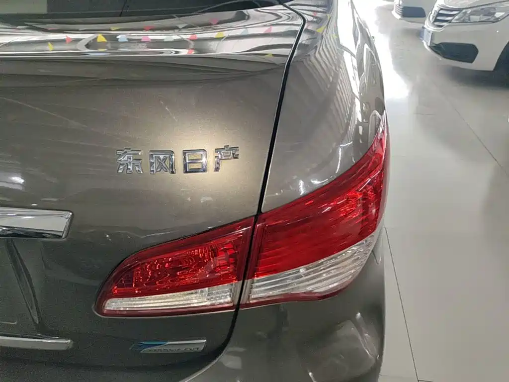 Nissan Sylphy — миниатюра 8