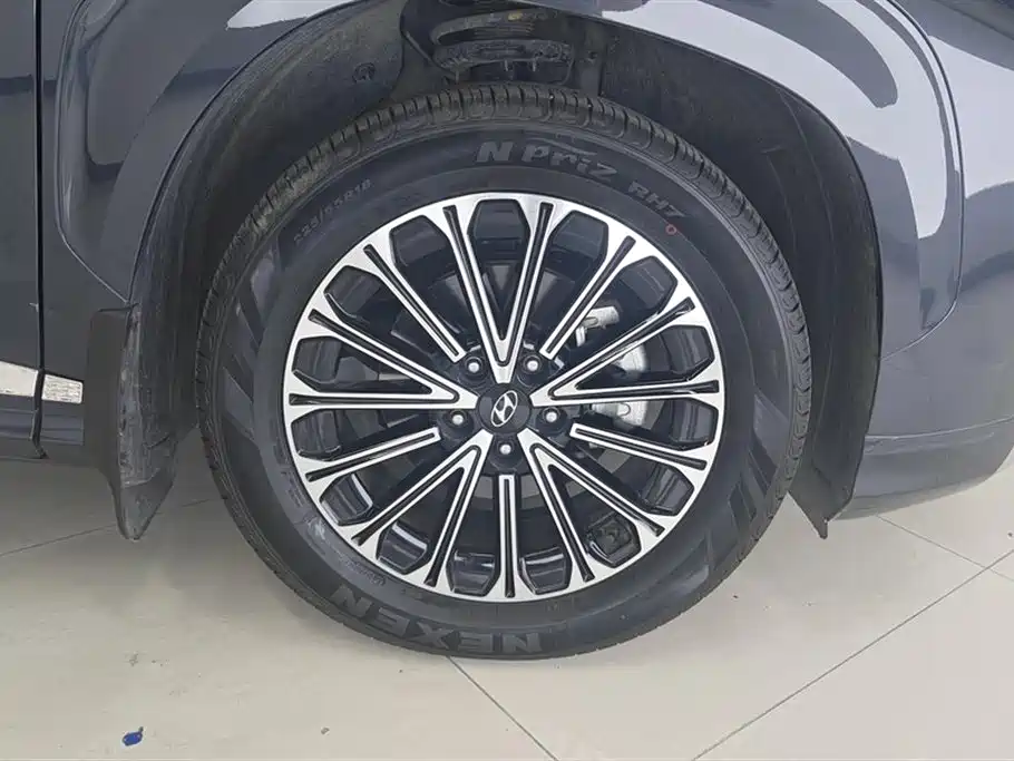 Hyundai Custo 2024 270TGDi LUX Luxury