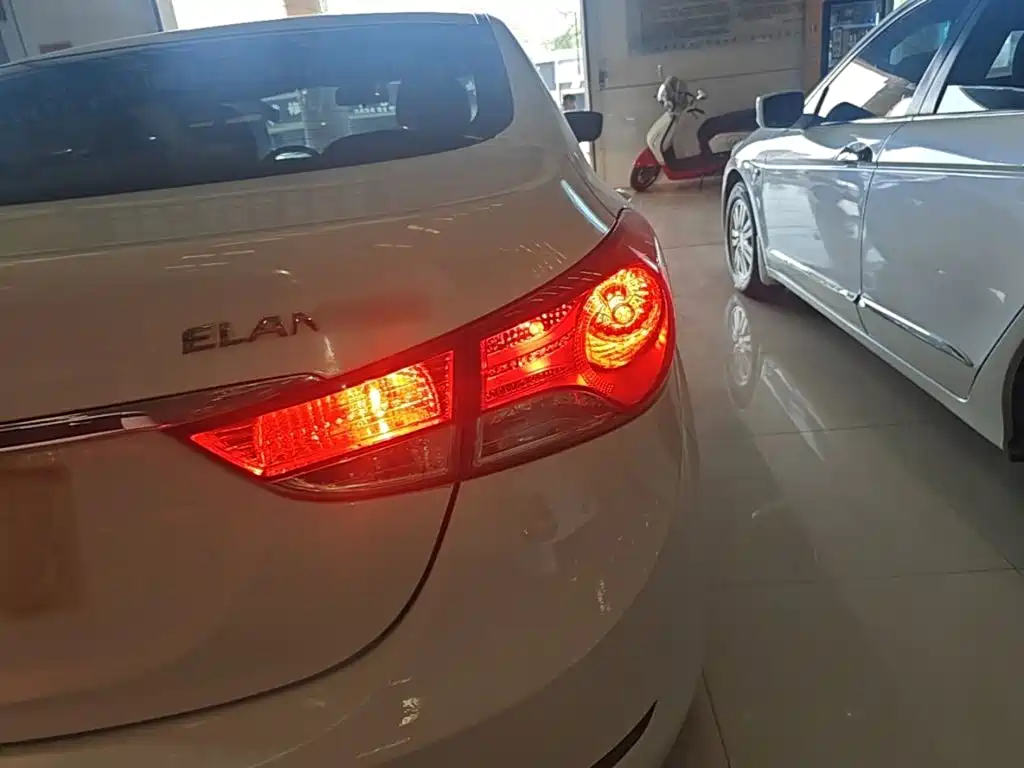 Hyundai Elantra Langdong — миниатюра 8