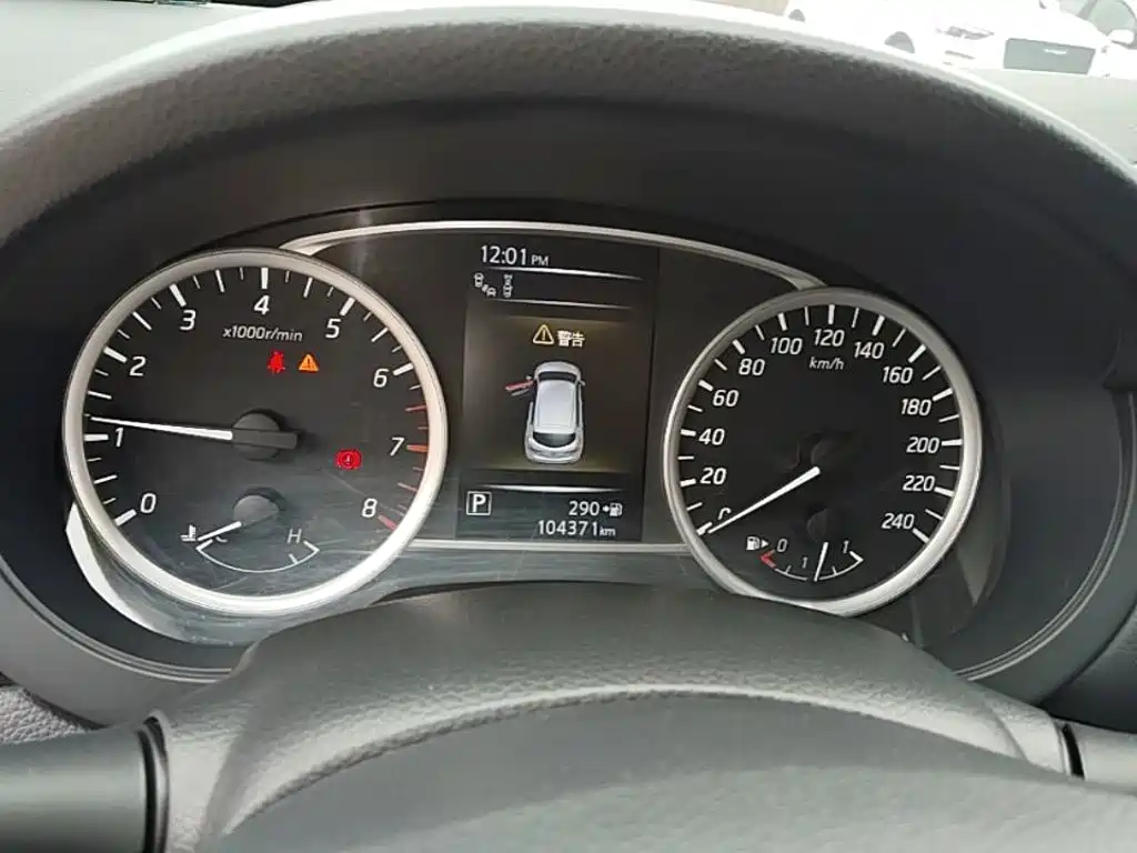 Nissan Tiida — миниатюра 12