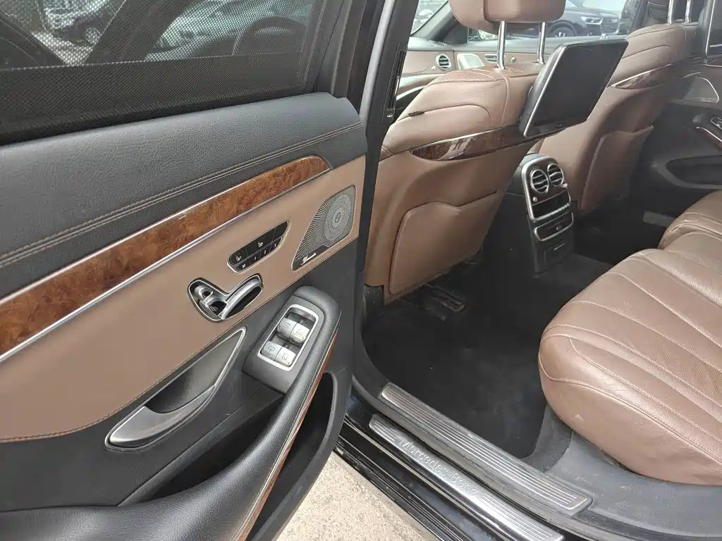 Mercedes-Benz S-Class — миниатюра 7