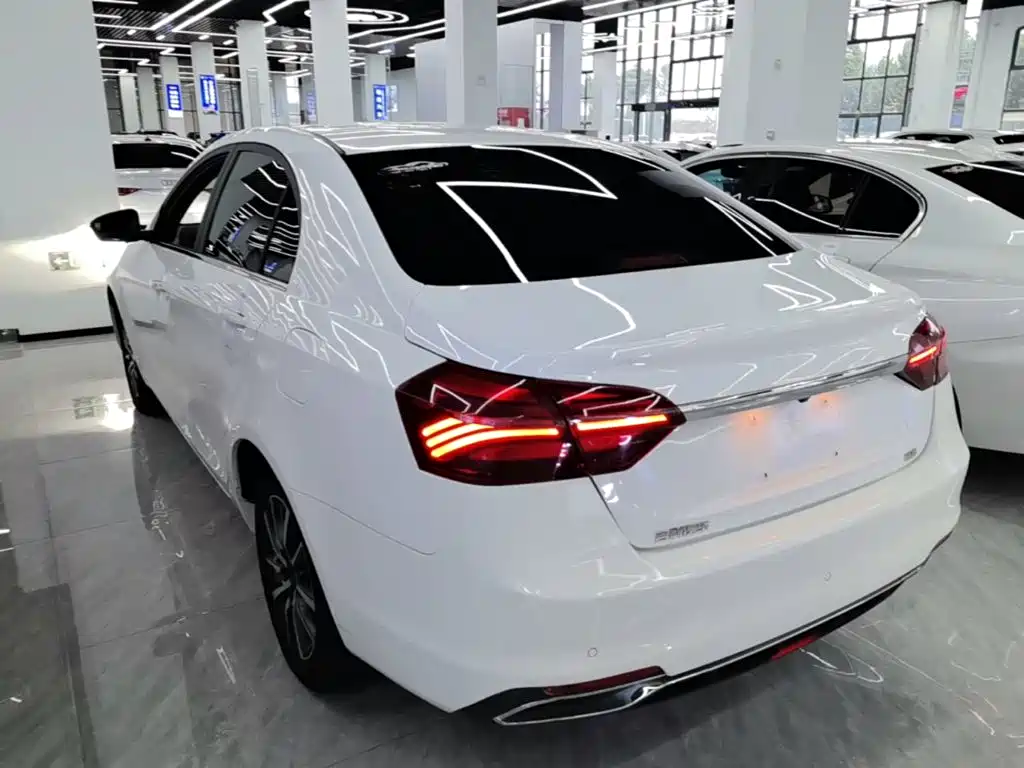 Geely Emgrand — миниатюра 5