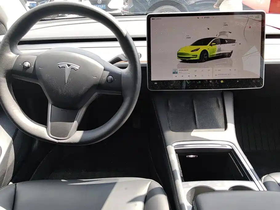 Tesla Model 3 — миниатюра 12