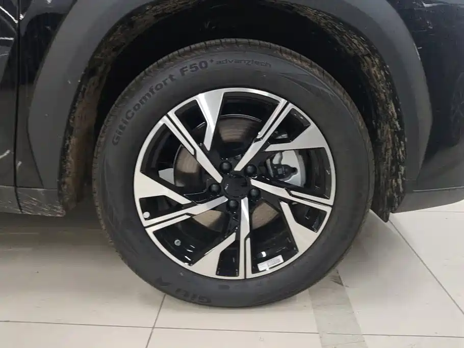 Geely Boyue L — миниатюра 6