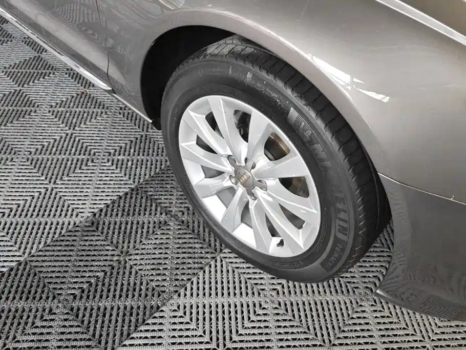 Audi A6L — миниатюра 6