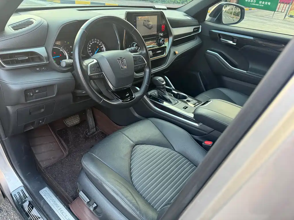 Toyota Crown Kluger — миниатюра 4