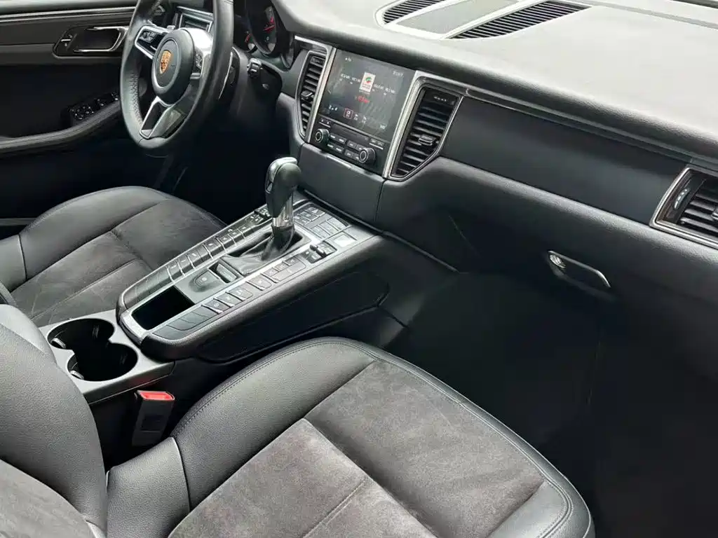 Porsche Macan — миниатюра 8