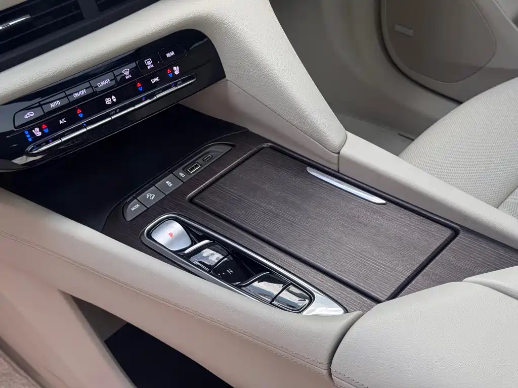 Buick Enclave — миниатюра 12