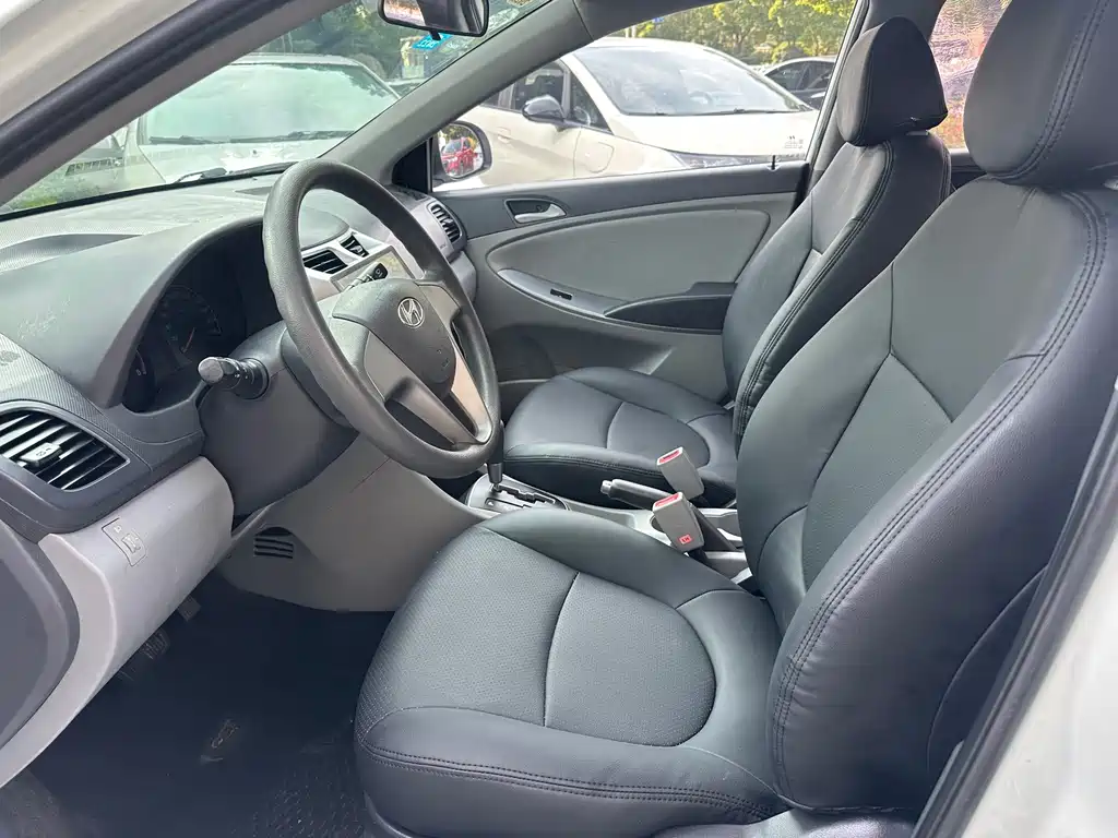 Hyundai Verna — миниатюра 8