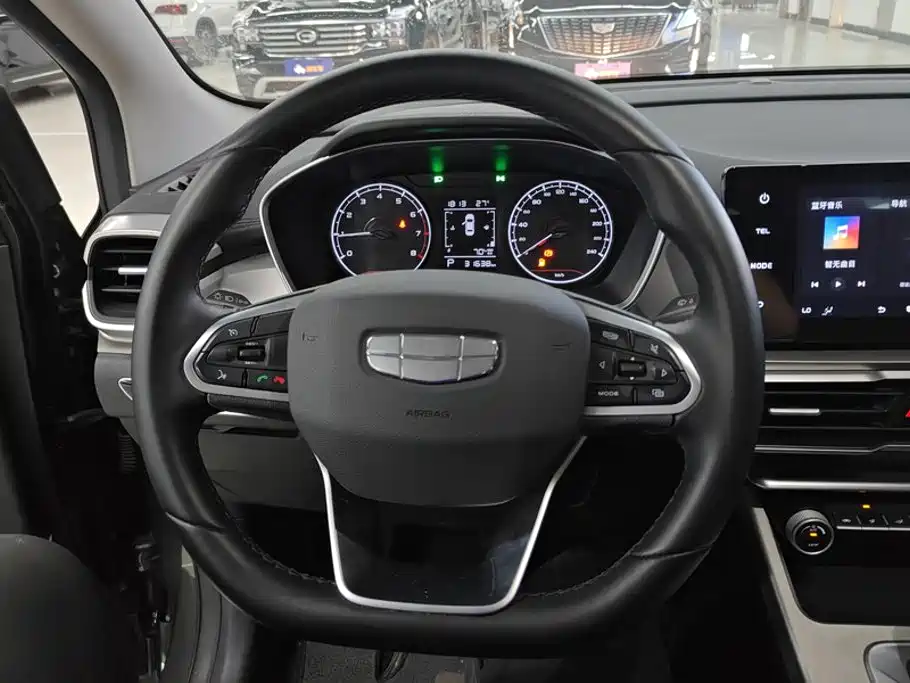 Geely Binyue — миниатюра 15