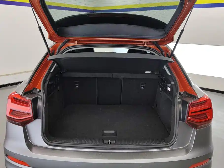 Audi Q2L e-tron — миниатюра 4