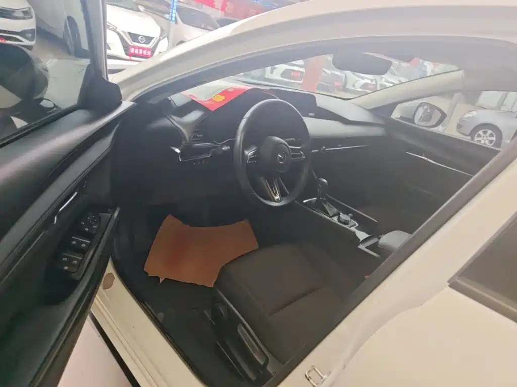 Mazda 3 Axela — миниатюра 16