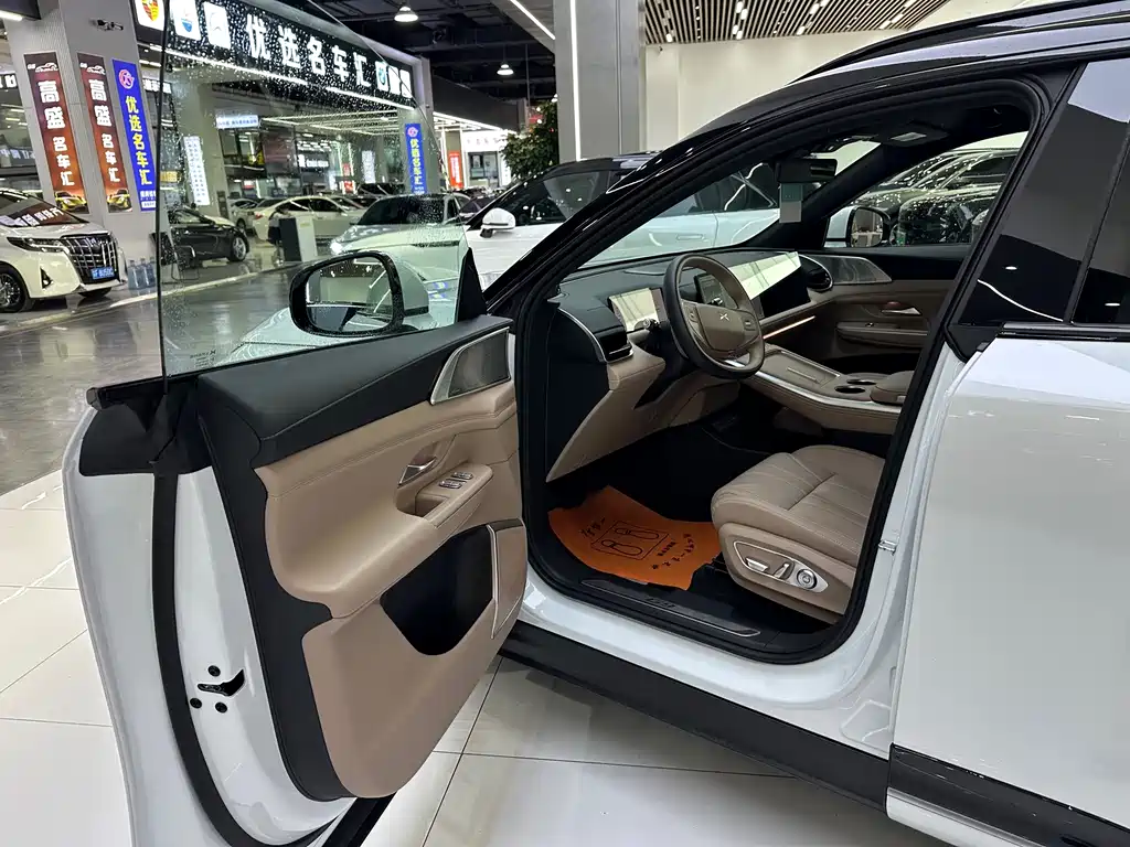 XPeng G9 — миниатюра 4
