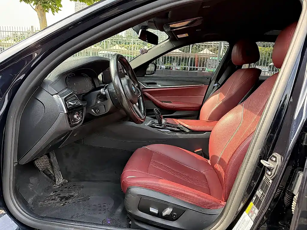 BMW 5 Series New Energy — миниатюра 4
