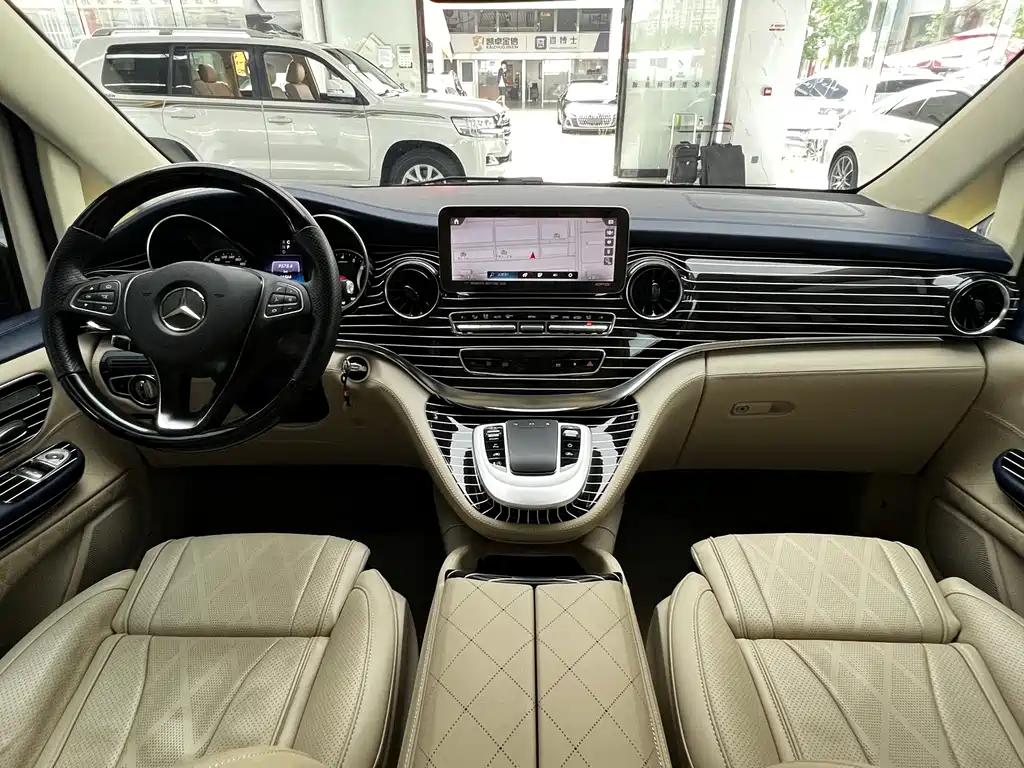 Mercedes-Benz V-Class — миниатюра 21