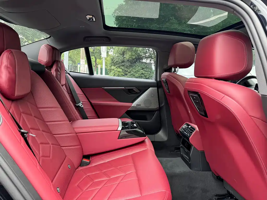 BMW 5 Series — миниатюра 20