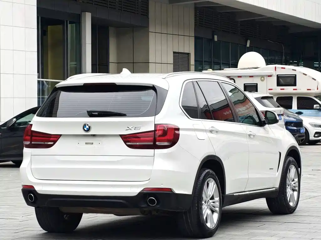 BMW X5 (Import) — миниатюра 6