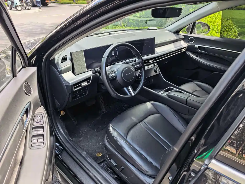 Hyundai Sonata — миниатюра 5