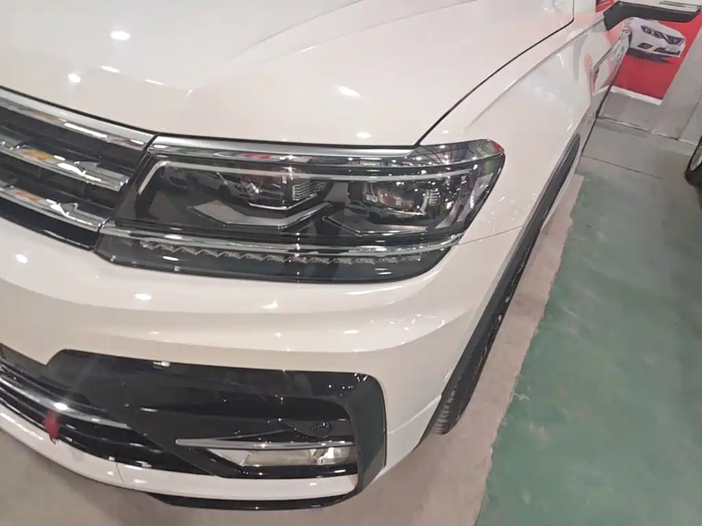 Volkswagen Tiguan L — миниатюра 24