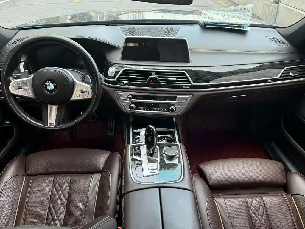 BMW 7 Series — миниатюра 6