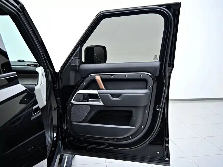 Land Rover Defender — миниатюра 22