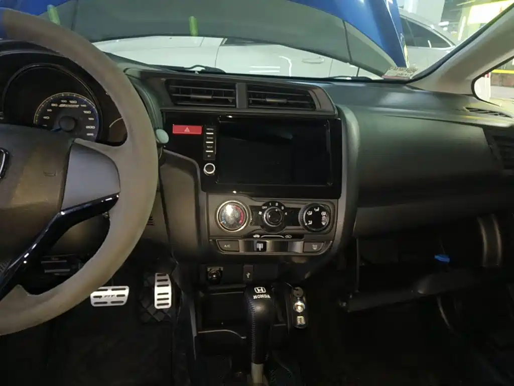 Honda Fit — миниатюра 13