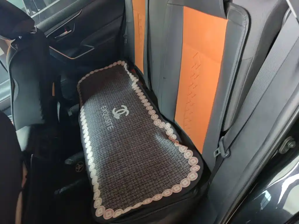 Toyota RAV4 — миниатюра 17