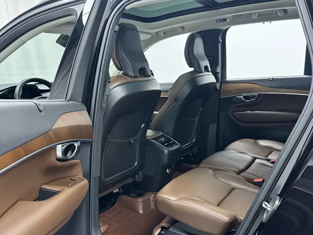 Volvo XC90 — миниатюра 6