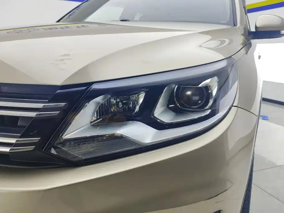 Volkswagen Tiguan — миниатюра 5