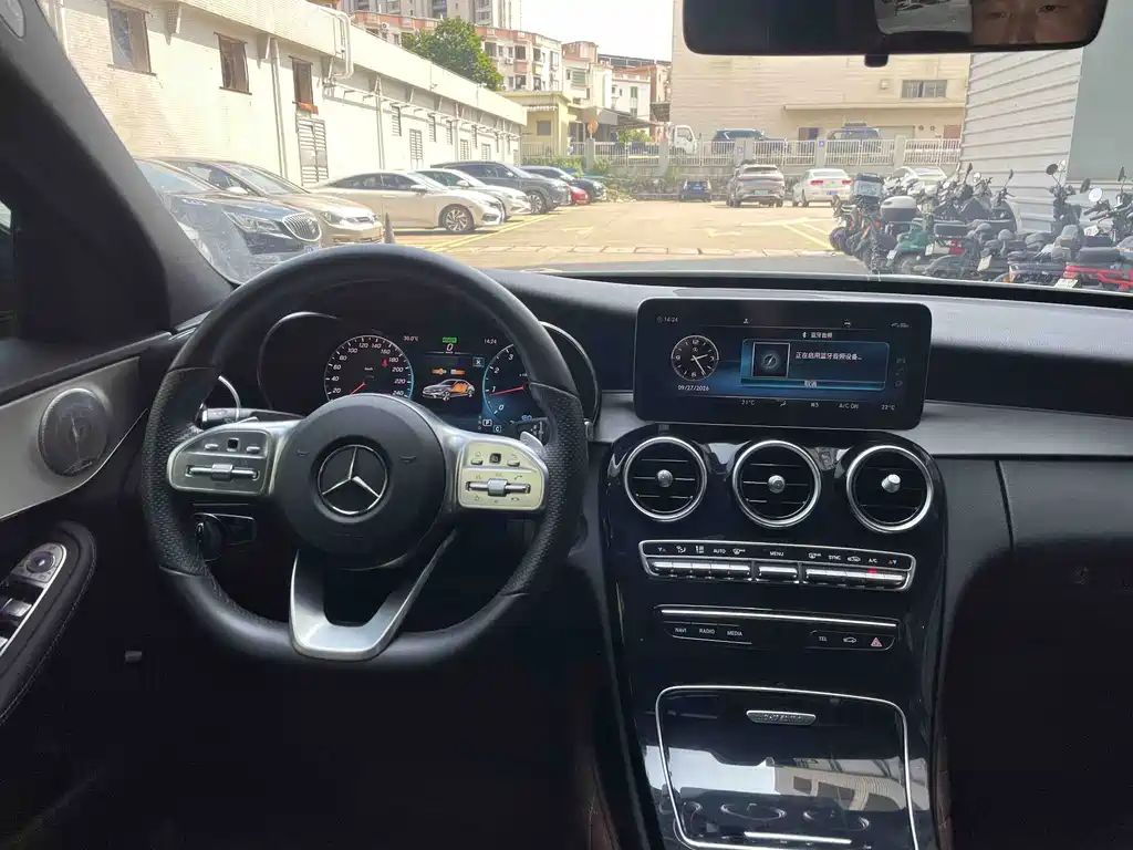 Mercedes-Benz C-Class — миниатюра 8