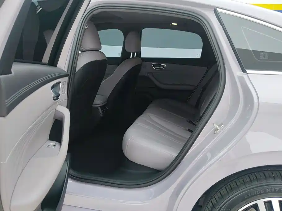Roewe M7 DMH — миниатюра 11