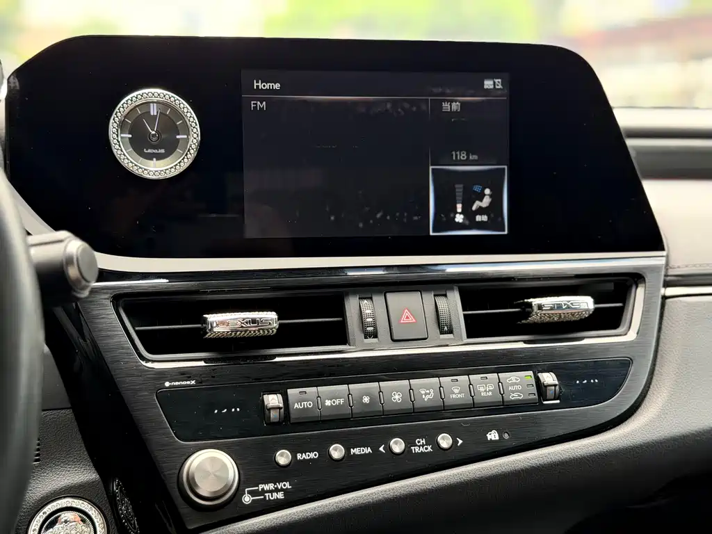 Lexus ES 2021 200