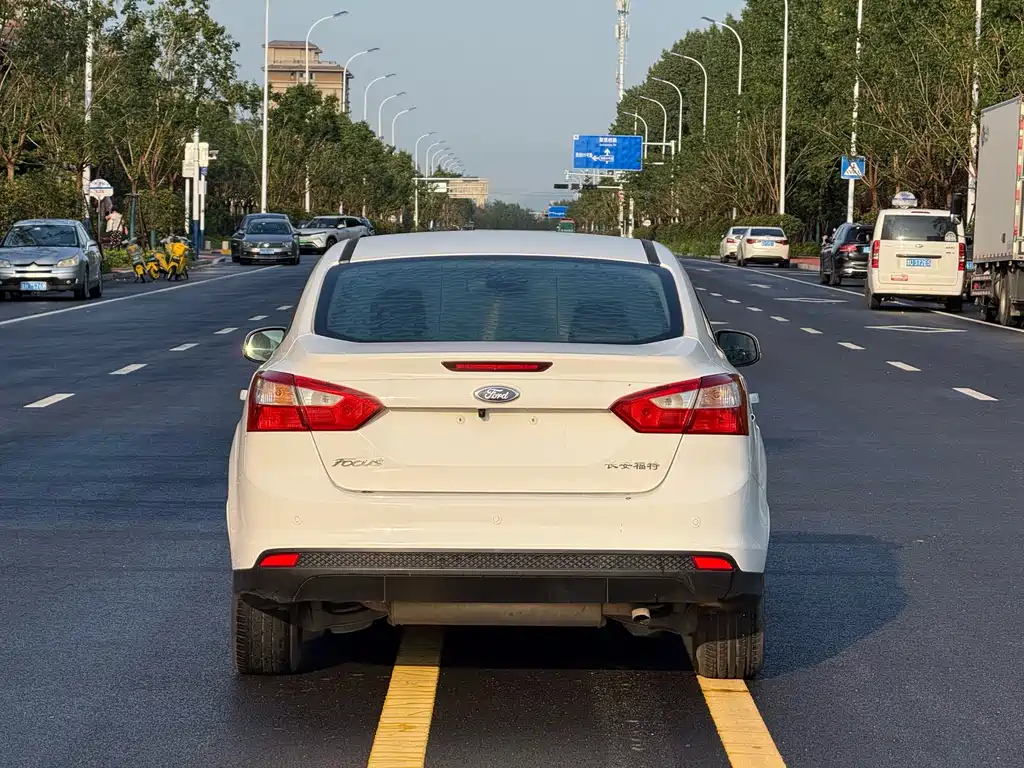 Ford Focus — миниатюра 6