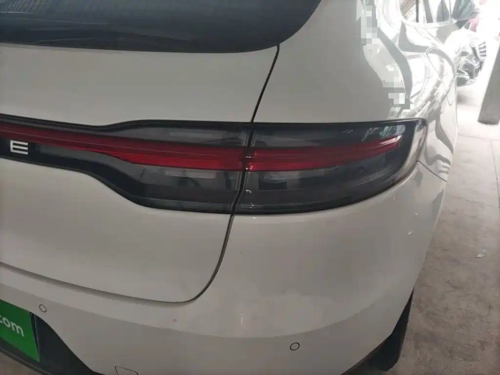 Porsche Macan — миниатюра 22