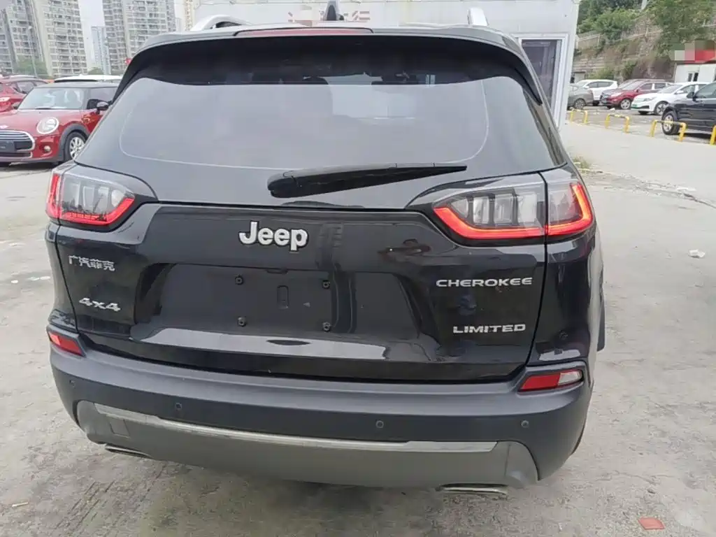Jeep Cherokee — миниатюра 6