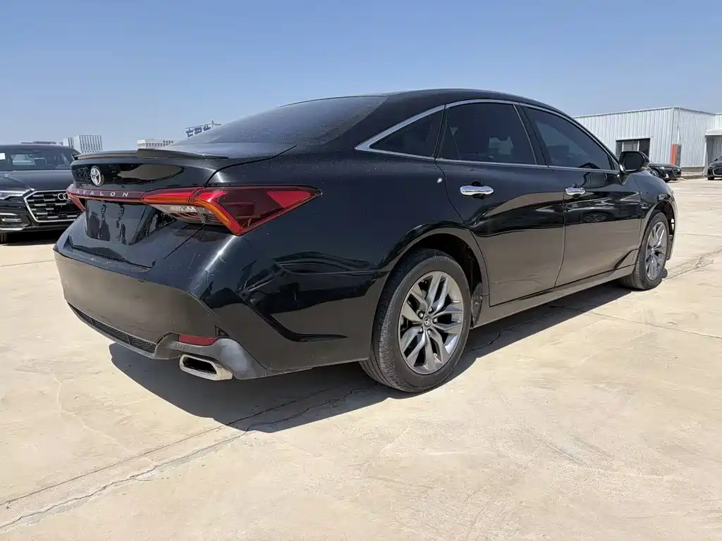 Toyota Avalon — миниатюра 6